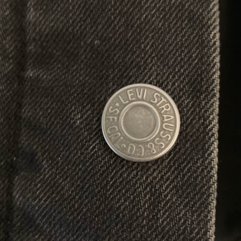 Black Levi’s Denim Jacket - Picture 6 of 8